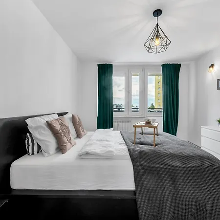 Lägenhet Goclaw - 48m2, Balcony - By Rentujemy *