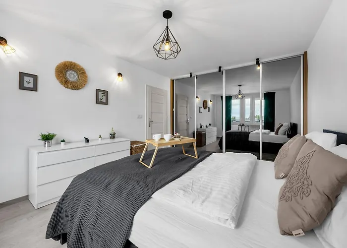 Apartment Goclaw - 48m2, Balcony - By Rentujemy Warsaw